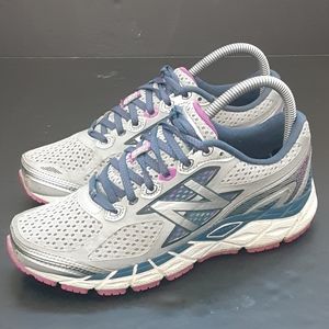 New Balance Womens 840v3 Size 6.5 with cushioning